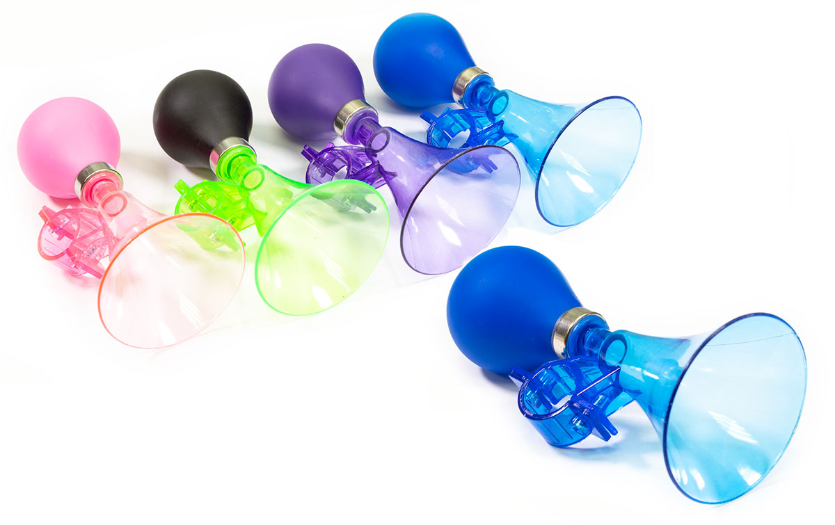 Клаксон TRIX, механический, прямой, один рожок,  72х150мм, пластик/резина, прозрачный-синий(36)