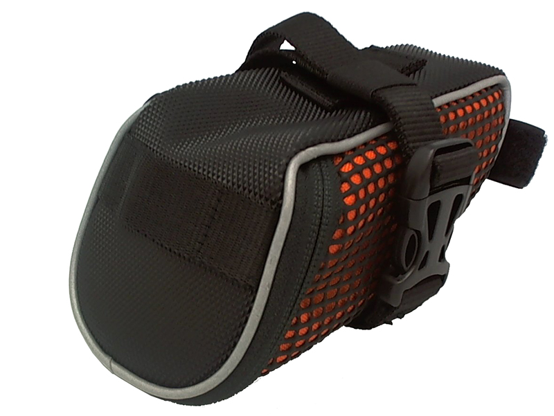 Сумка под седло CYB-1162, размер M (19x9x8см), полиэстер 600D, одно отделение, молния YKK, светоотра