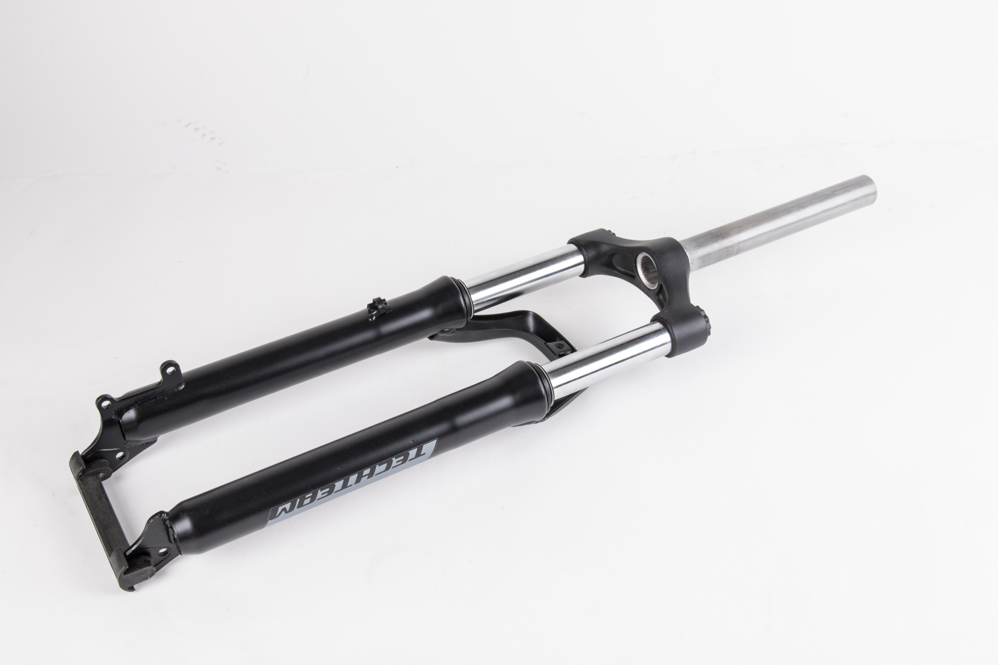 Вилка аморт., Easing  ES-245-2 24 шток1 1/8, под диск. тормоз, ход 100 мм, алюм., корона 1/6 ES-245-