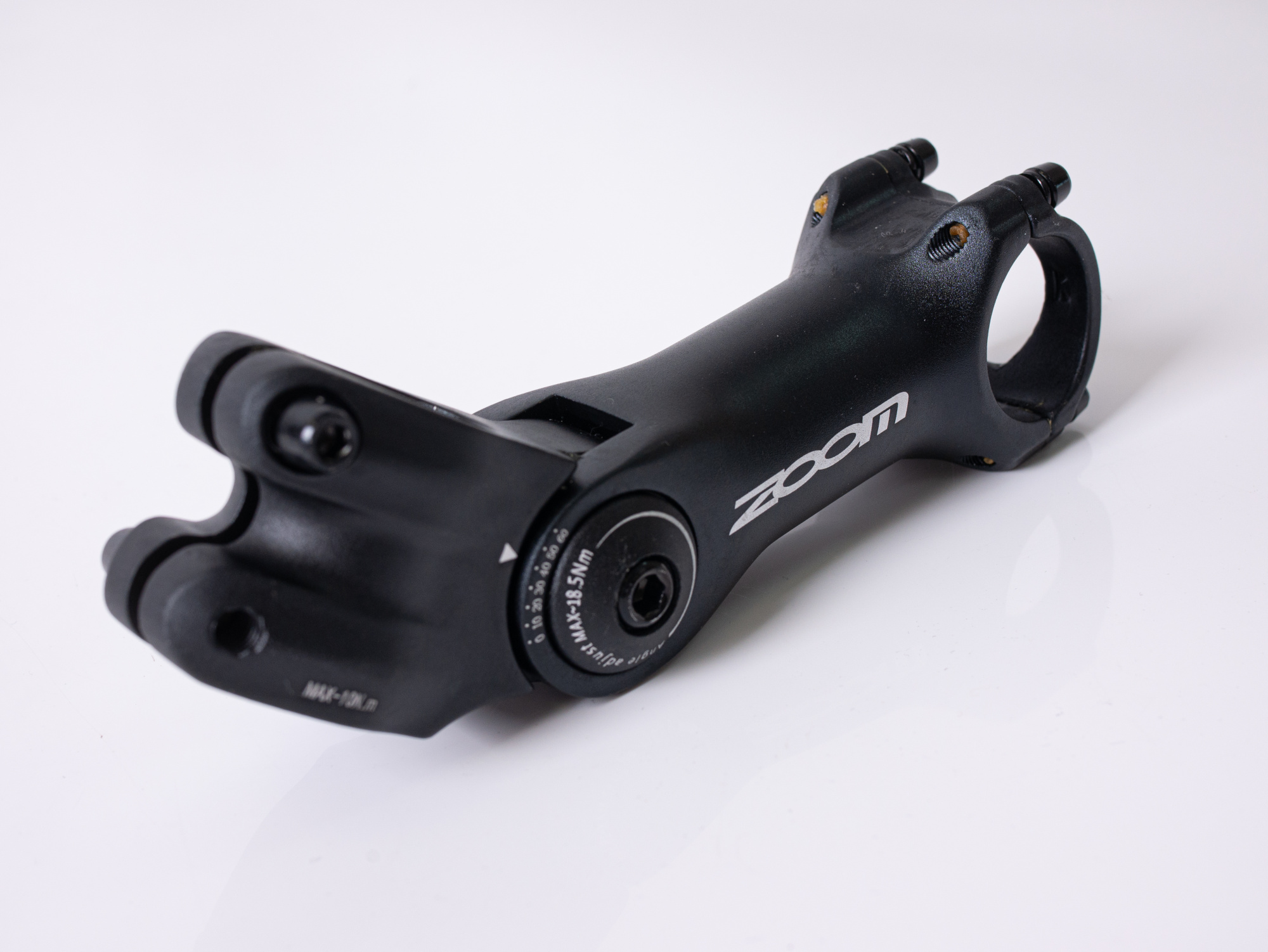 Вынос ZOOM регулируемый 1 1/8, зажим 31,8 мм, длина 105 мм ZOOM